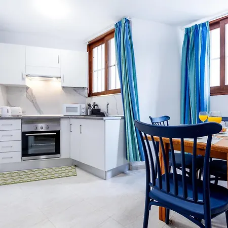 Lejlighed 1i. Cozy Flores With Pool